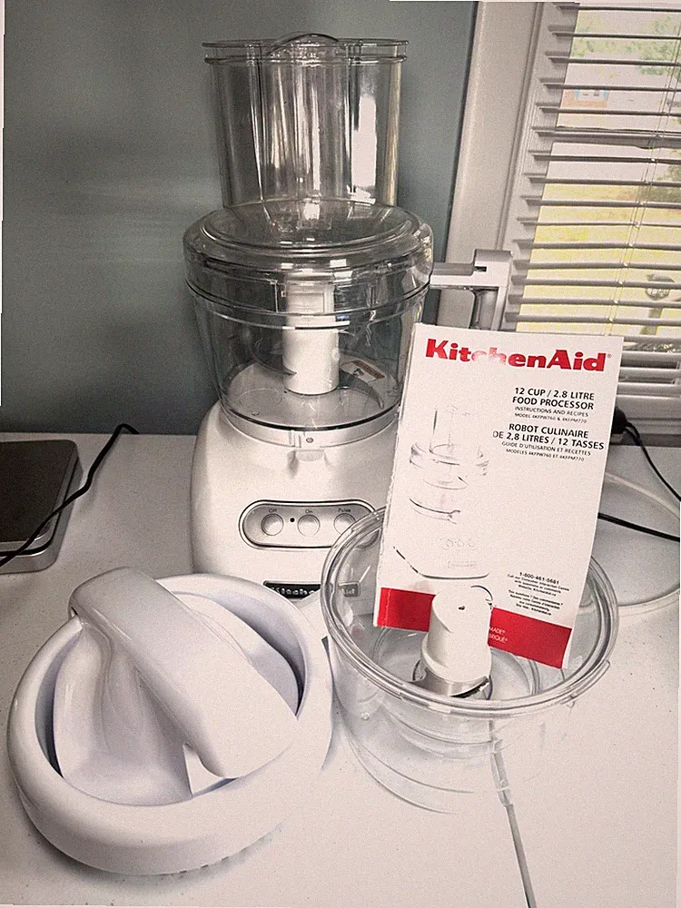Kitchen Aid 12 Cup Food Processor Model 4KFPW760 With Accessories White w/Manual