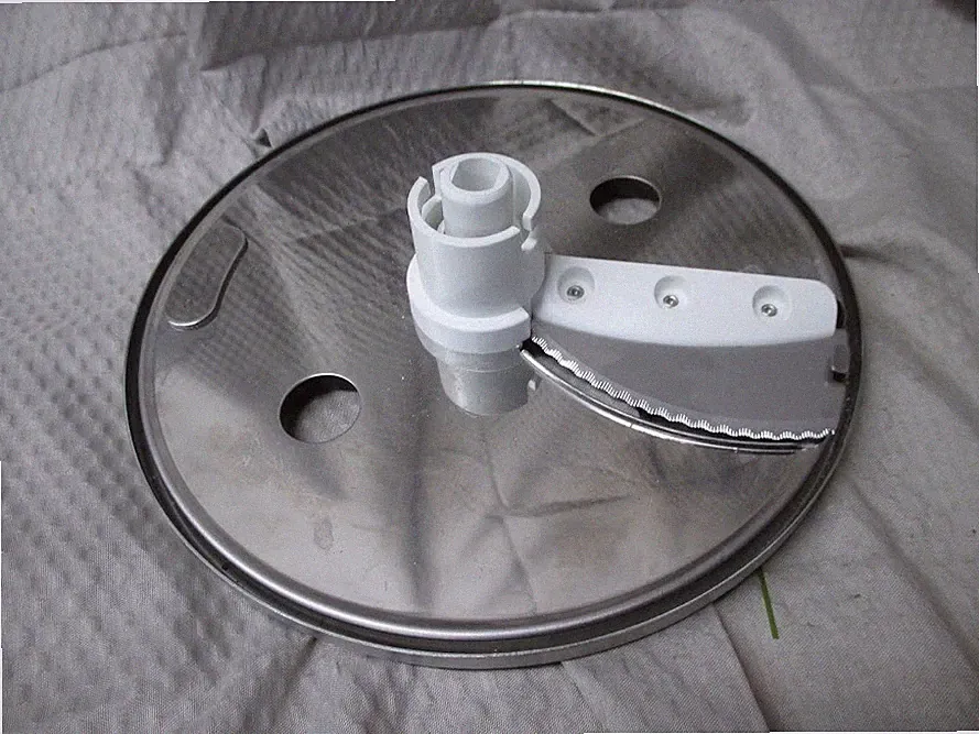 KitchenAid Adjustable Slicing Disc Blade 13-Cup Food Processor KFP1333