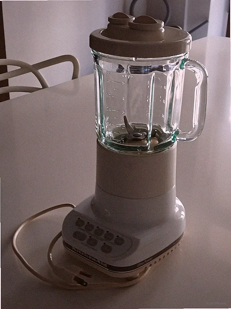 KitchenAid Blender - white - great preowned