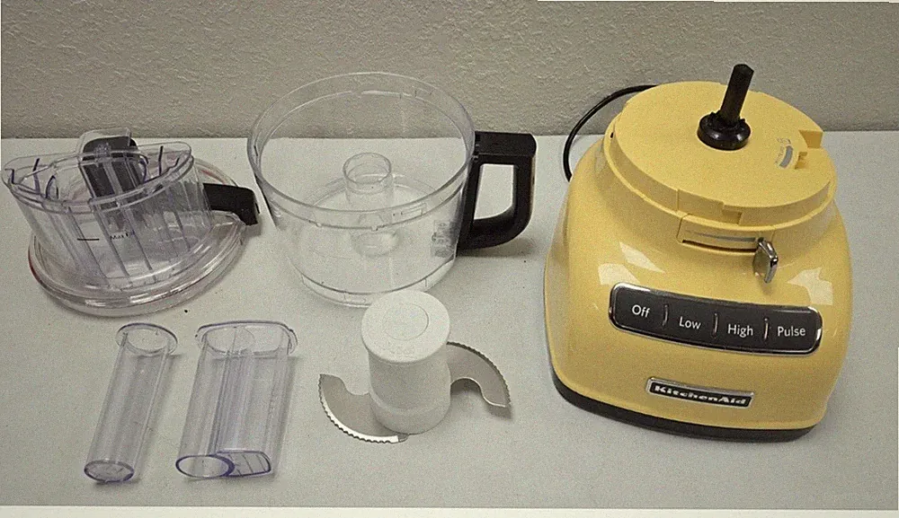 KitchenAid KFP0935Q Yellow Food Processor 9 Cup With Accessories New Old Stock
