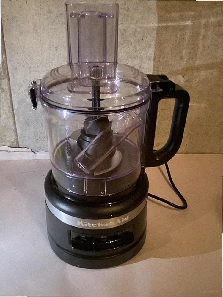 KitchenAid Kitchen Aid KFP0718BM 7 Cup Food Processor Works Perfectly Small Flaw