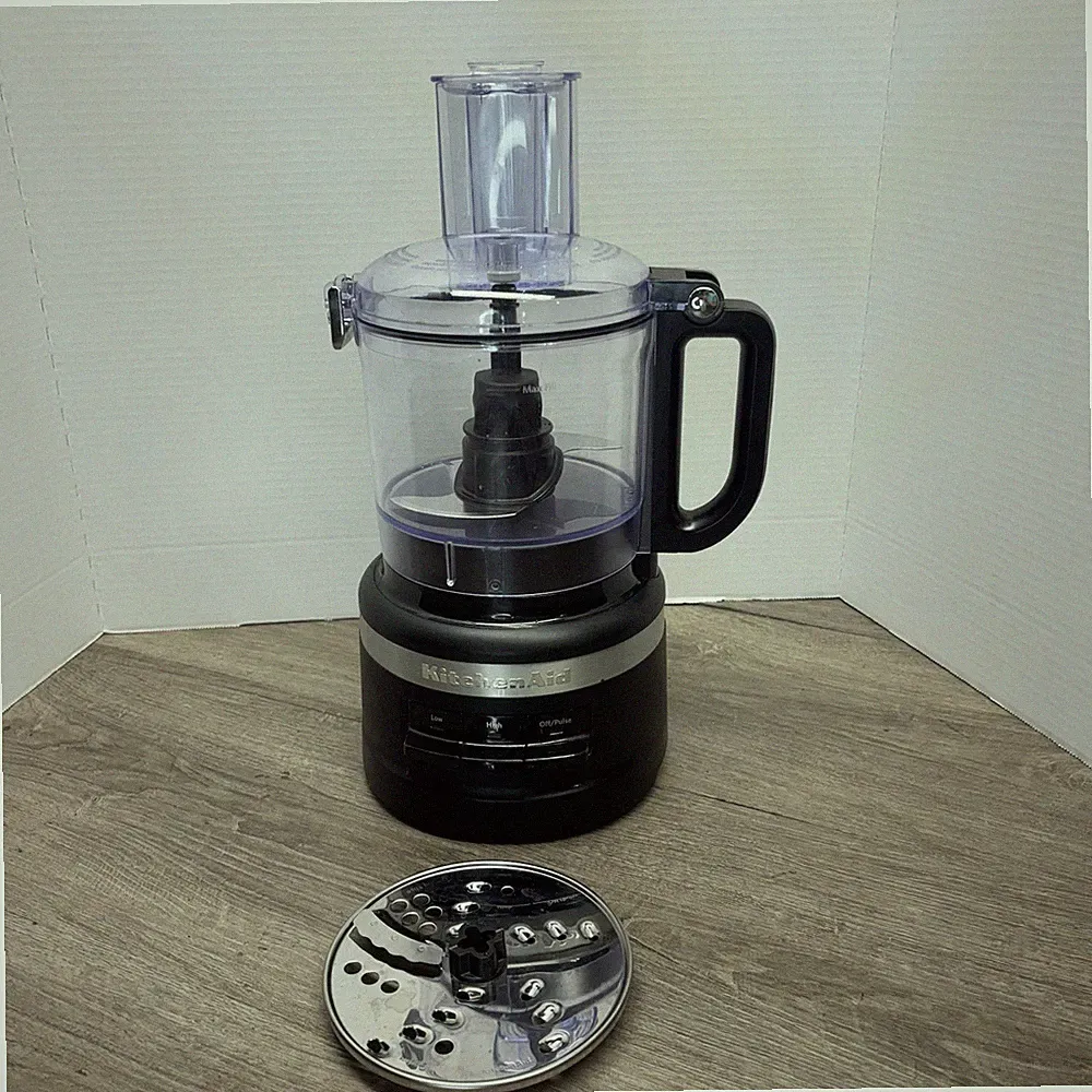 KitchenAid Kitchen Aid KFP0718BM 7 Cup Food Processor Works Perfectly Small Flaw
