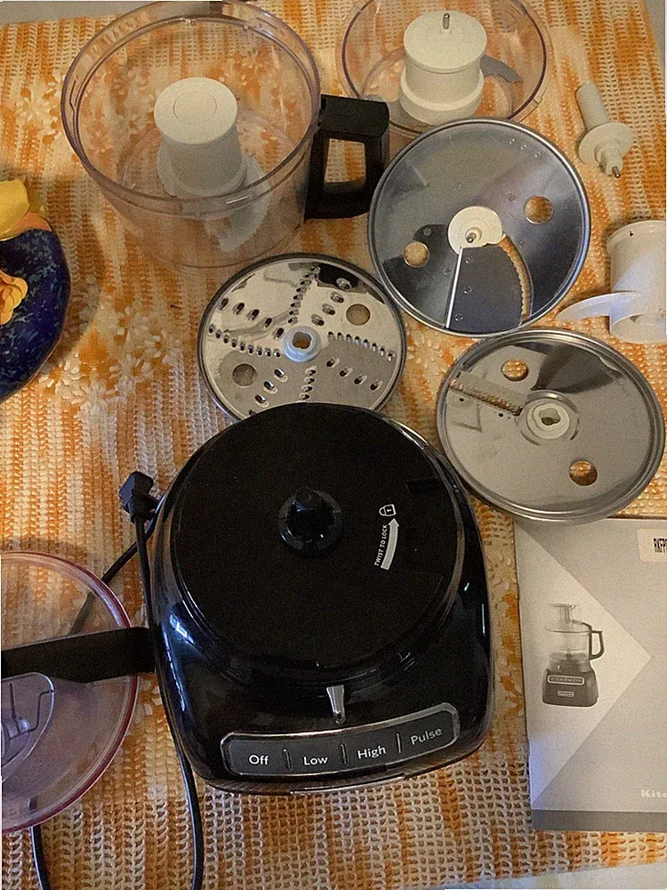 KitchenAid RKFP0930 9 Cup Food Processor Beautiful Condition 13 Pieces Included