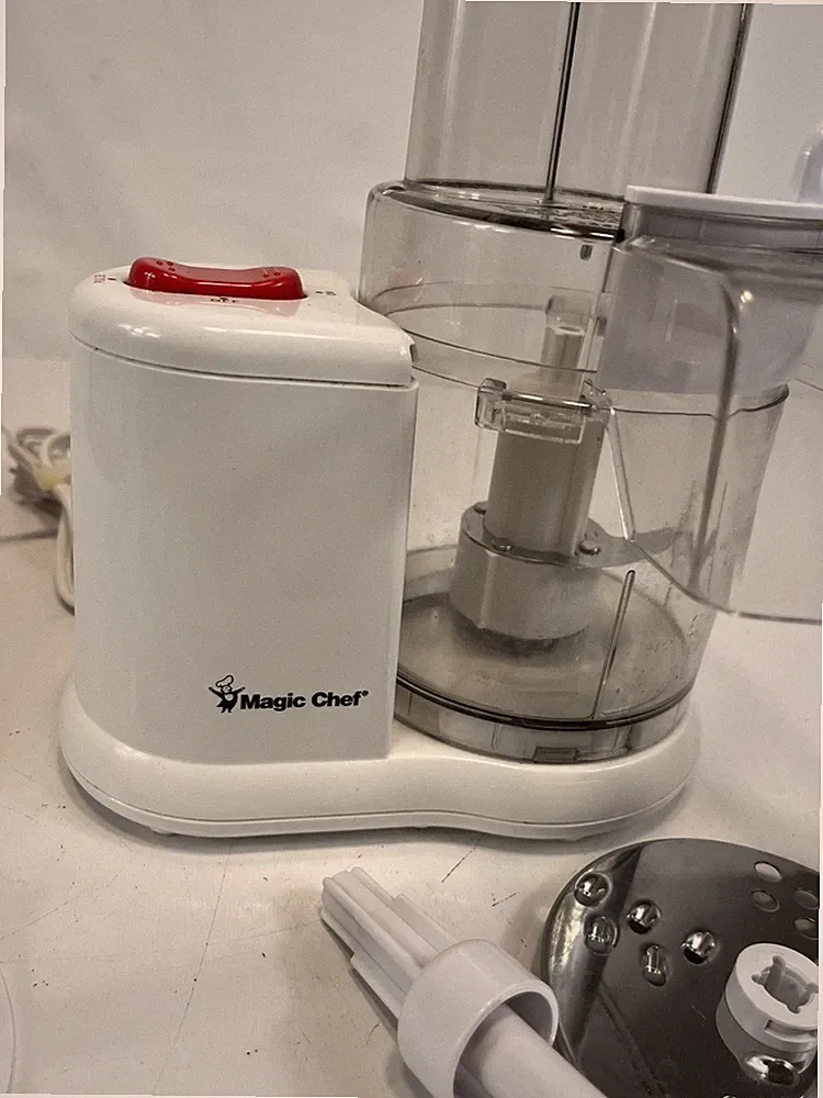 Magic Chef Mini Food Processor MCFP1 2 Speed 1.5 Cup Capacity Pulse Chop Slice