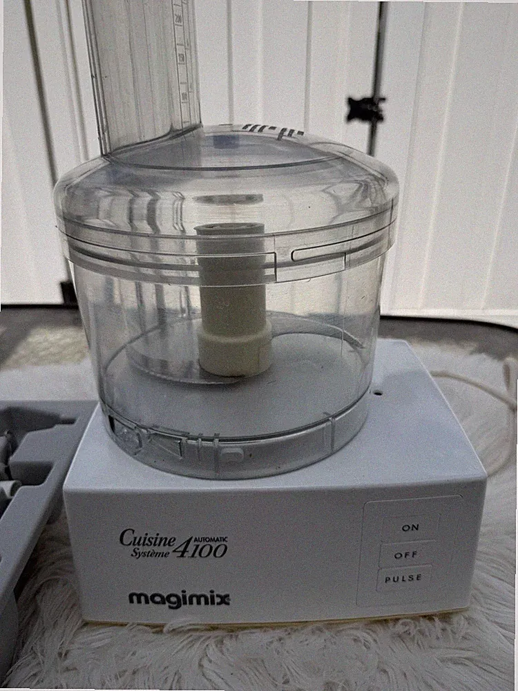 Magimix Cuisine Système 4100 food processor.