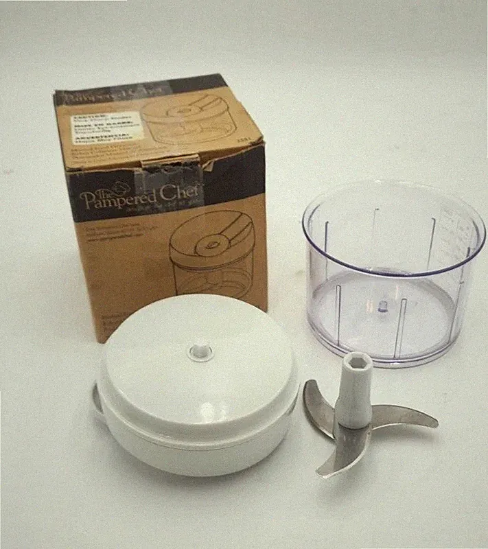 Manual Food Processor The Pampered Chef Item 2581 Chopper 3 cups 5.5" EUC