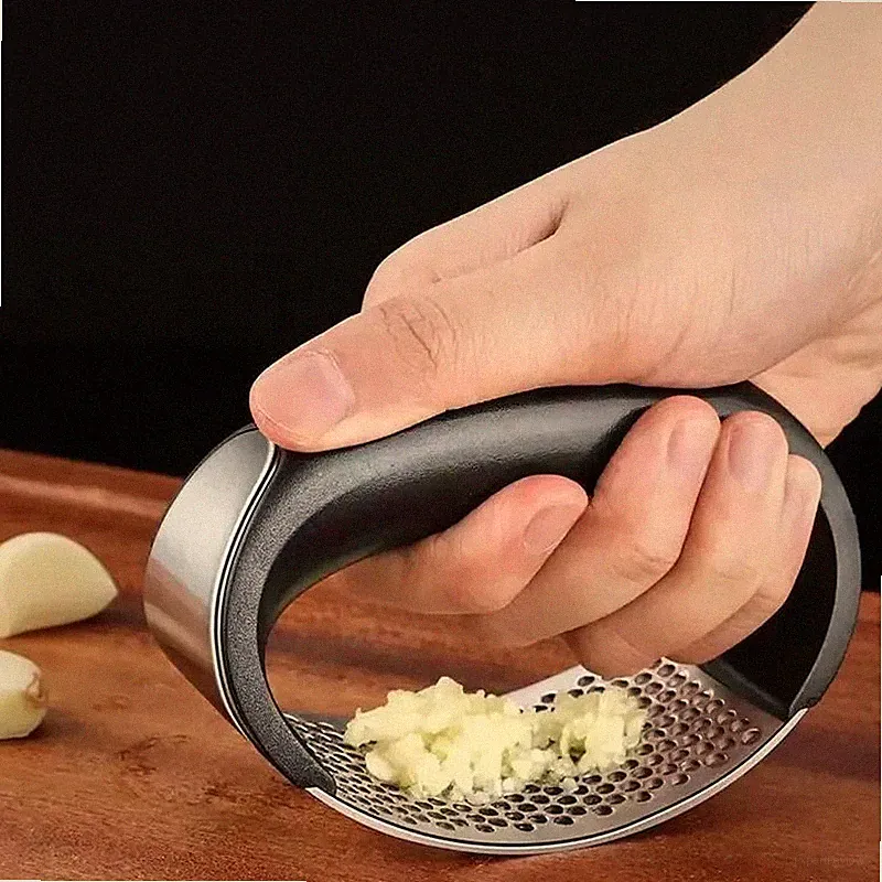 Manual Stainless Steel Garlic Mincer Crusher Press Kitchen Food Processor Tool f