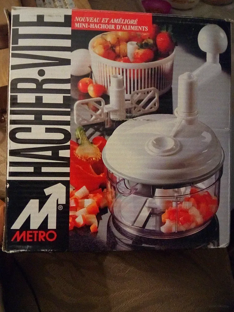 Metro Quick Chop mini food chopper /blender.