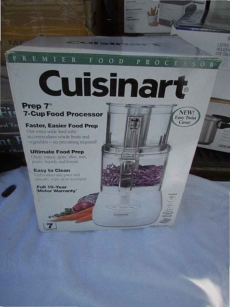 New Cuisinart 7 Cup Food Processor