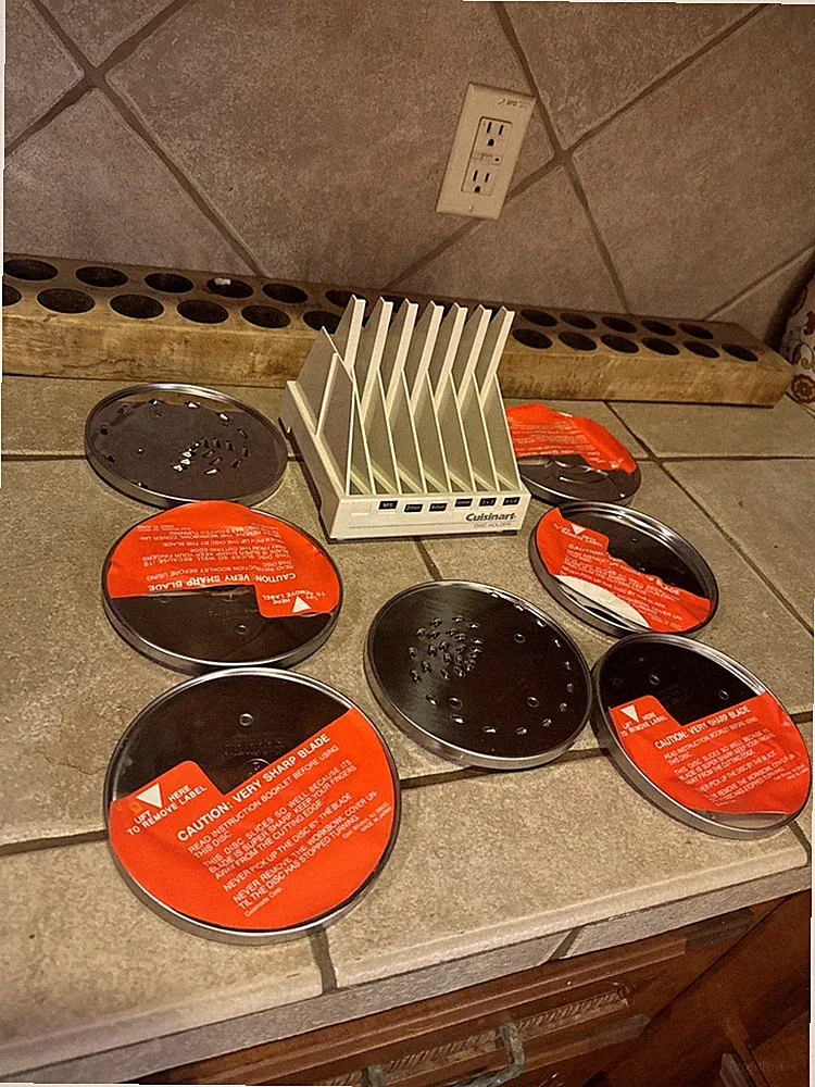 🔥 NEW NOS Cuisinart Food Processor Disc Holder + 7 Discs