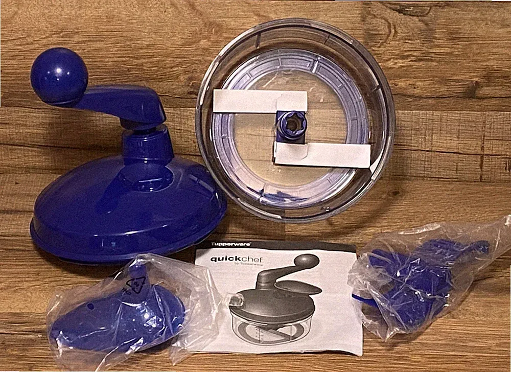 NEW - TUPPERWARE 4 CUP QUICK CHEF MANUAL FOOD PROCESSOR CHOP MIX BLEND - BLUE