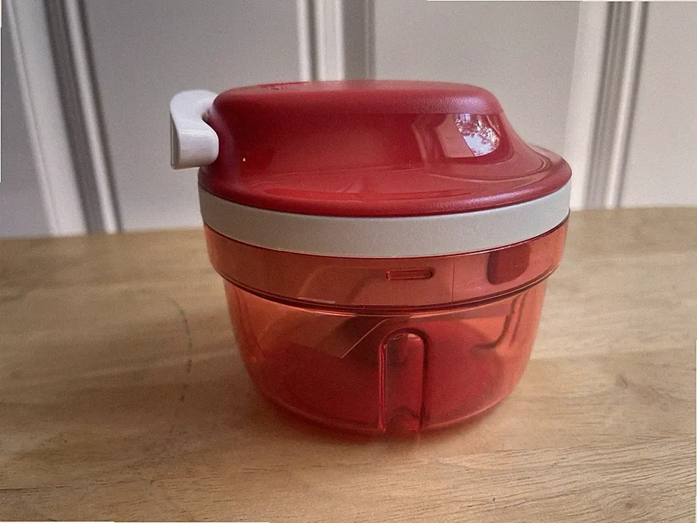 New Tupperware Mini Chopper
