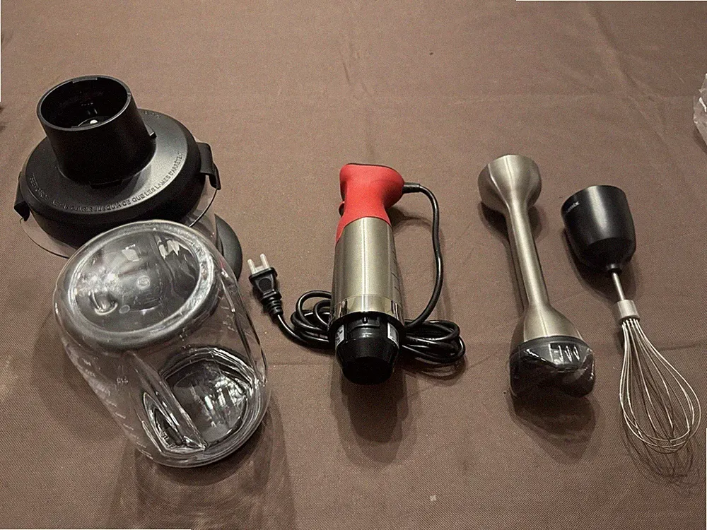 New! Vitamix 5-Speed Immersion Blender 4-Piece Deluxe Bundle Red