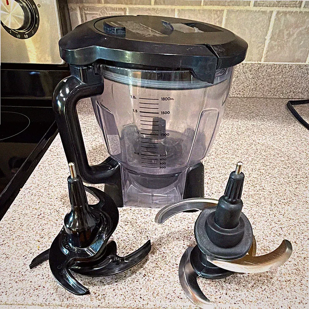 Ninja 1.8L Electric Full-Size Food Processor w precision and dough blades