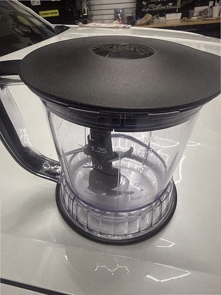 Ninja 40 oz (5 Cup) Food Processor Bowl BL660W Blender with Blade and Lid