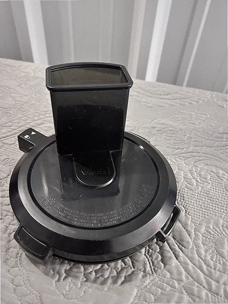 Ninja 64 oz 8-Cup Food Processor Bowl Feed Chute Locking Lid Only GH-14014