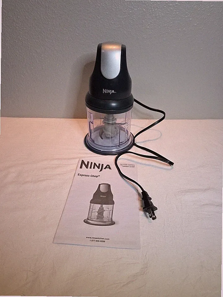 NINJA EXPRESS CHOP - FOOD PROCESSOR Tested, 4 Blade, 16 Oz,NJ100 Series w/Manual