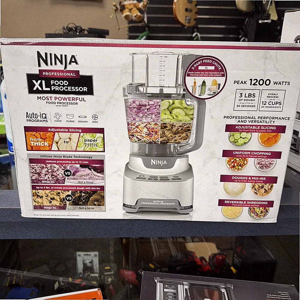 Ninja Food 12-Cup Processor Professional XL 1200 Peak-Watts 4-in-1, NF701