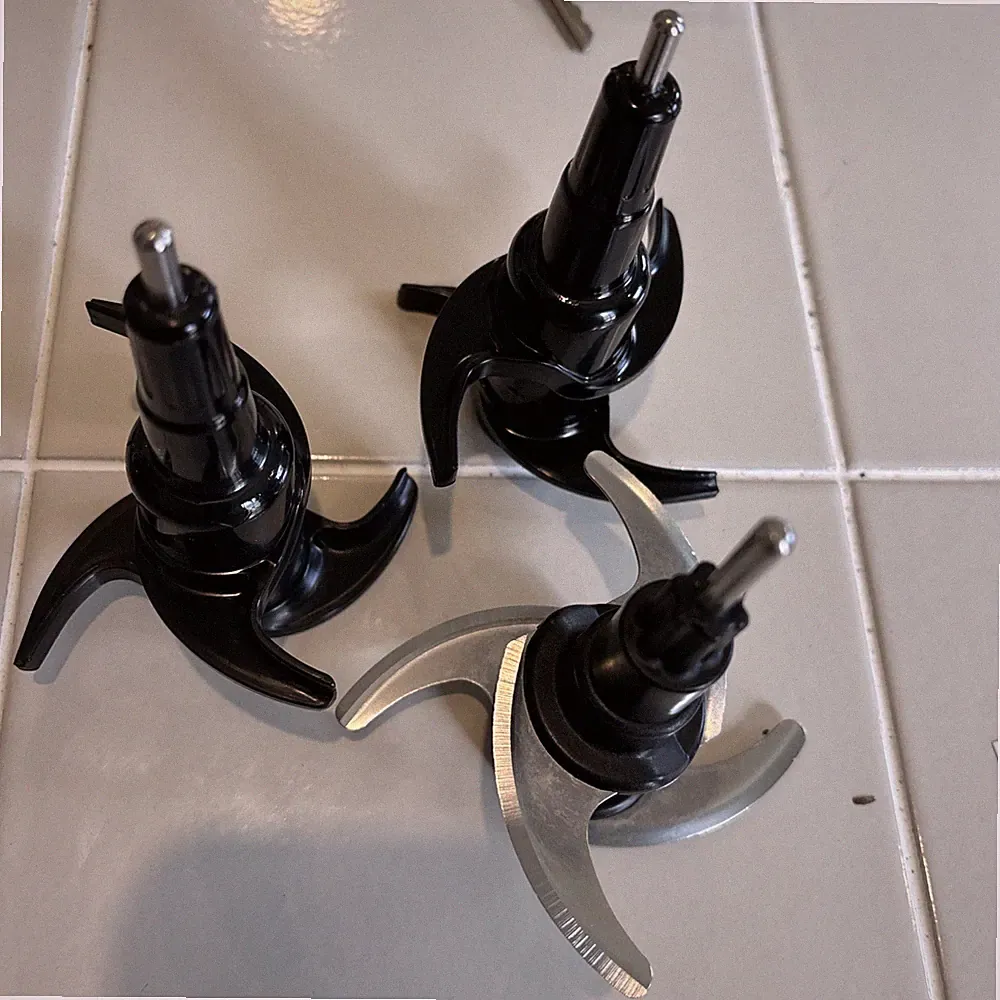 Ninja Food processor blades, 2 plastic, 1 with metal blades