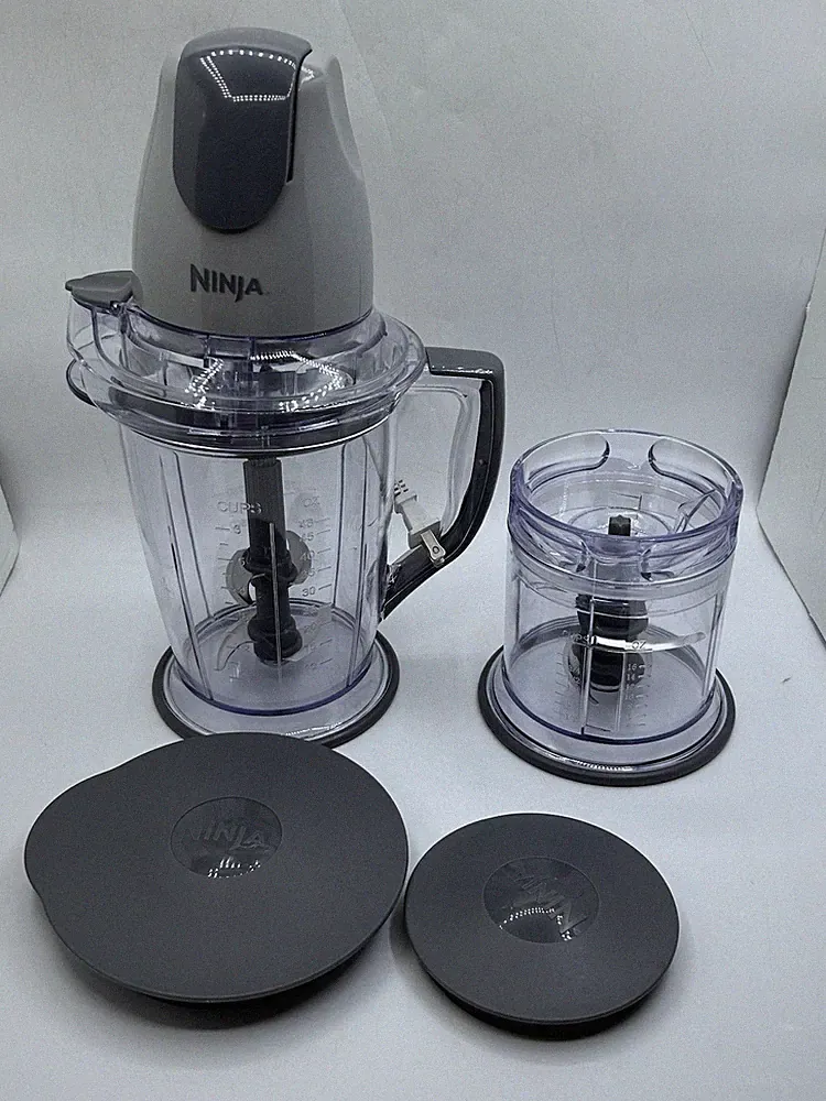 Ninja Master Prep Blender Food Processor 48oz QB900B 400W 9 Pieces Used Works