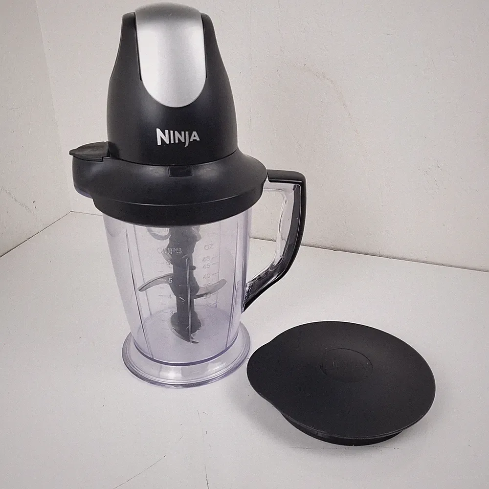 Ninja Master Prep Professional Food Processor Blender 48oz Pitcher Black Silver