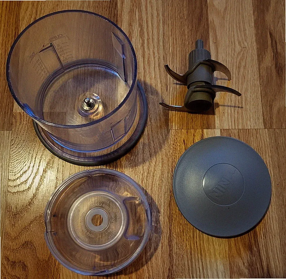 Ninja QB900B Food Processor Sm Canister Complete Seal Tops Blades 2C 16oz Gray