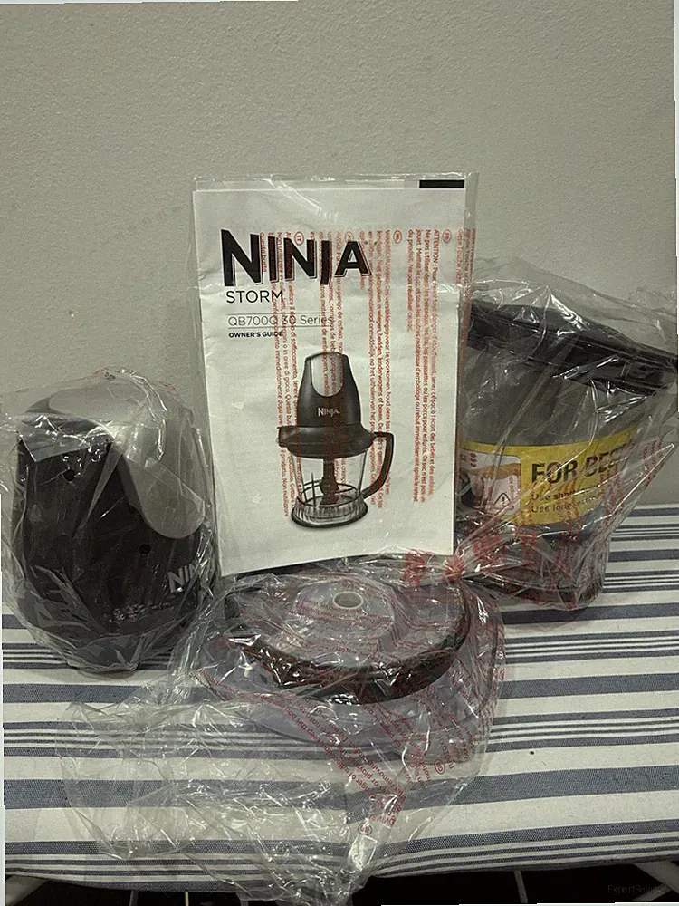 Ninja Storm QB700Q Mini Food Processor 450W Black 16 oz w/ Blades Lid