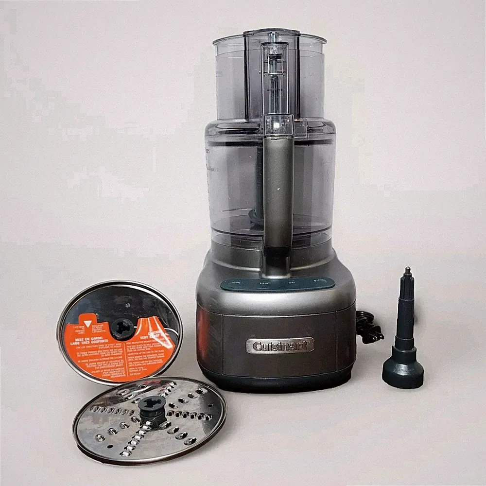 OEM Cuisinart Elemental 9-Cup Food Processor FP-11 Silver with Shread Disks