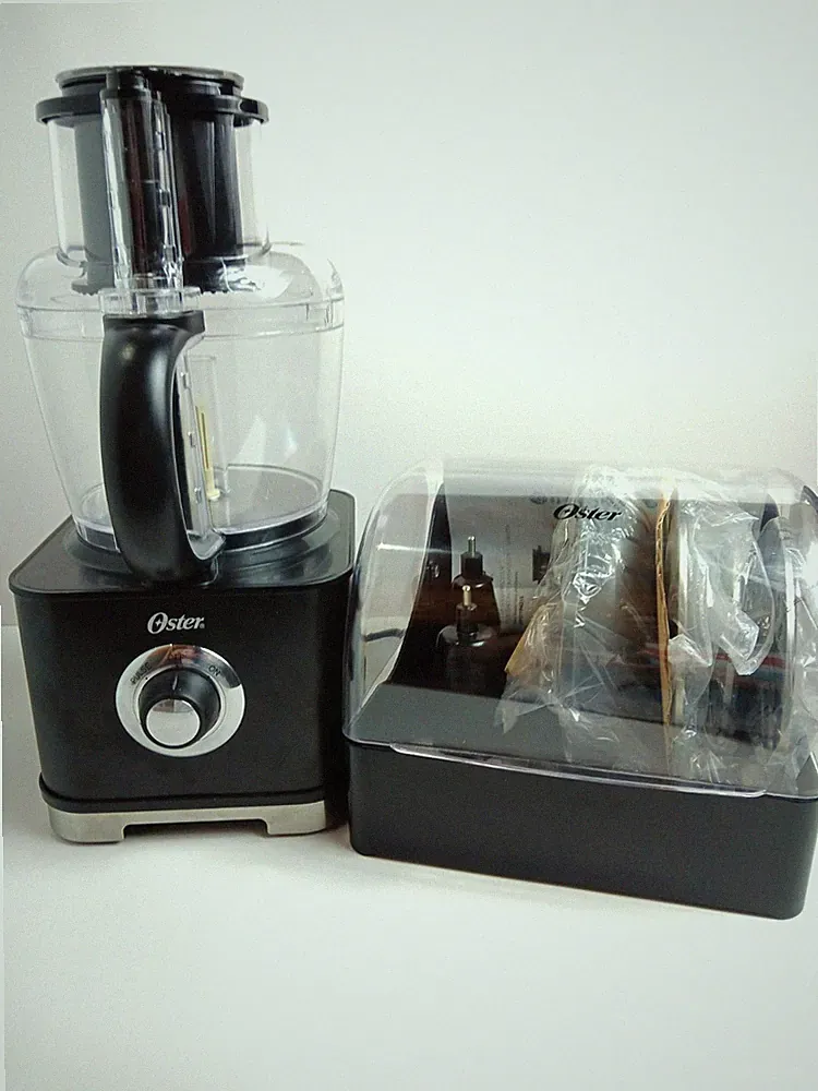 Oster 11 Cup Food Processor FPSTFP4255 Tested With Accessories Used One Time