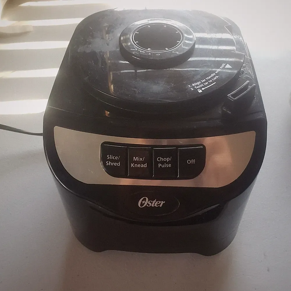 Oster Food Processor FPSTFP1355 MOTOR ONLY 3-Speed 10-Cup 500-watt Black TESTED