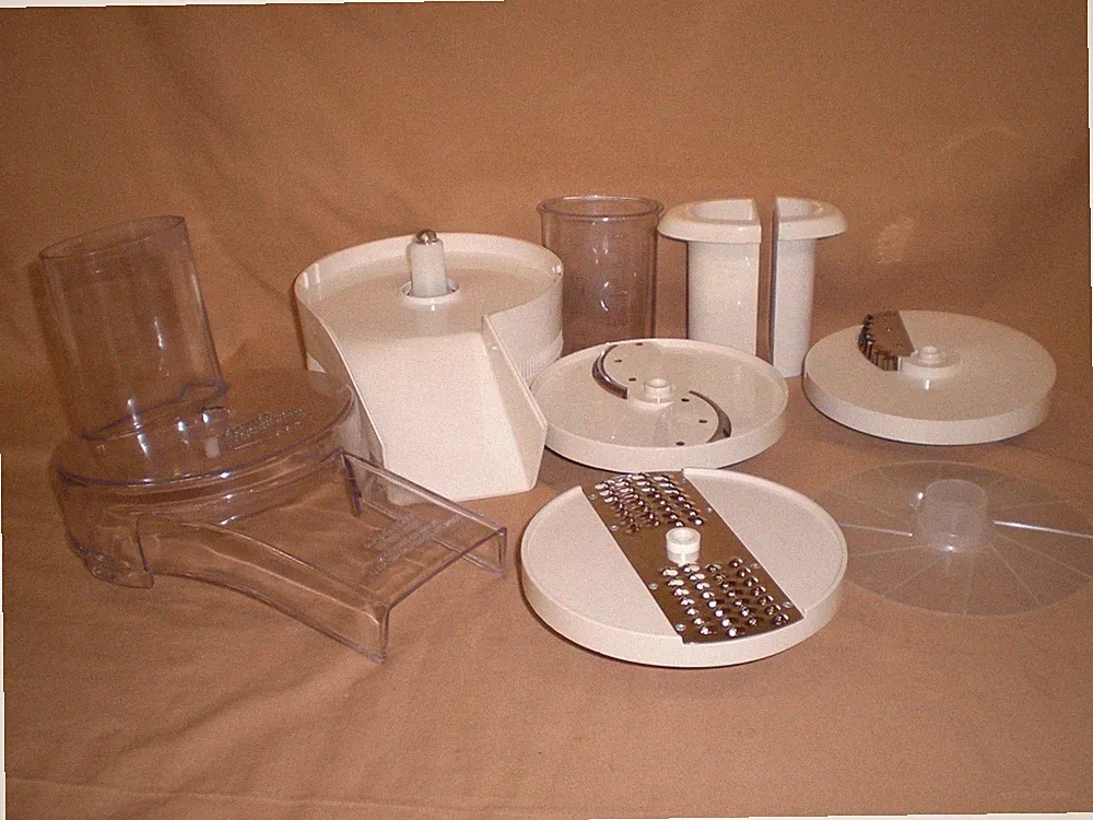 OSTER KITCHEN CENTER FOOD PROCESSOR-CONTINUOUS FEED-SLICE-FRENCH FRY-GRATE DISCS