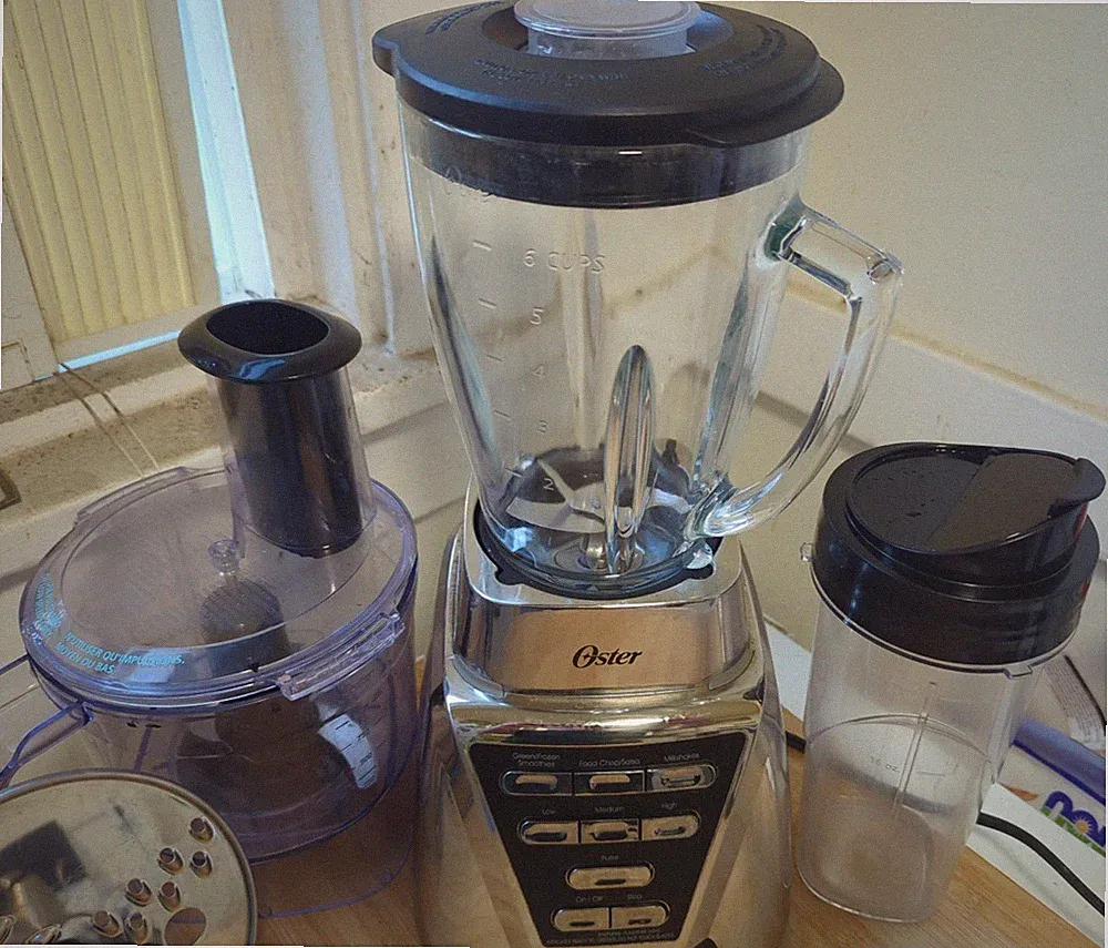 Oster Pro 1200 Blender Glass + Food Processor Attachment + To-Go Cup Works Great
