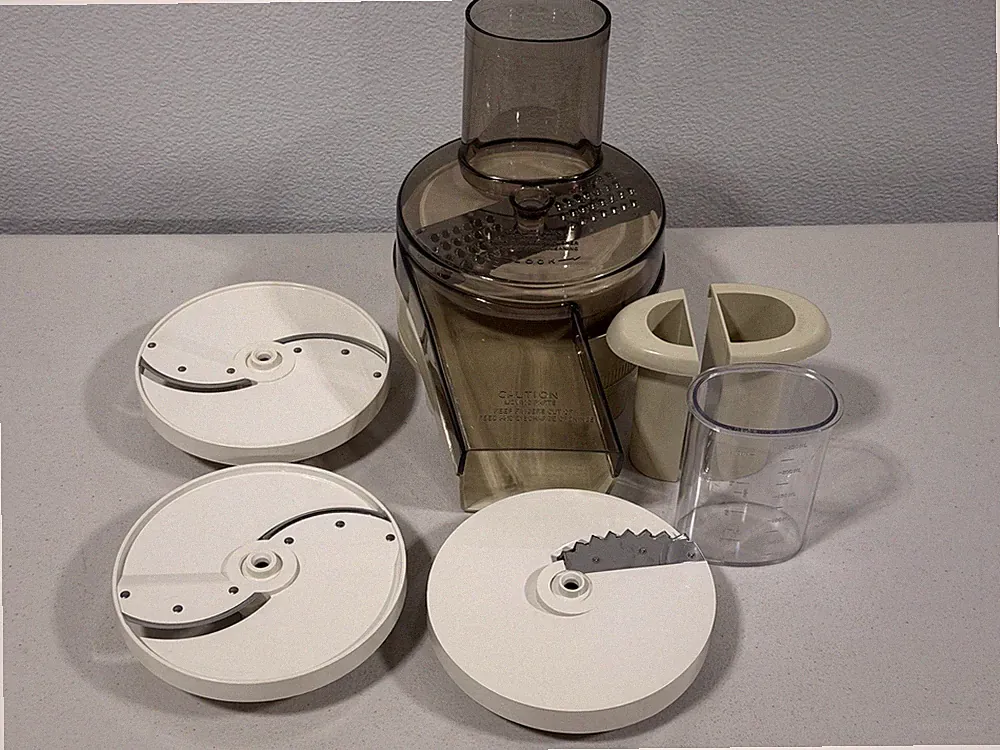 OSTER REGENCY KITCHEN CENTER FOOD PROCESSOR BASE, LID, CHUTE, 4 BLADES PUSHER