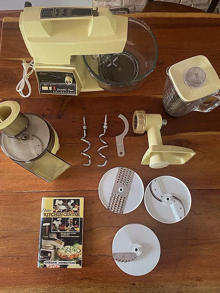 Oster Regency Kitchen Center. Mixer, Blender and Food Processor Set Works Great!
