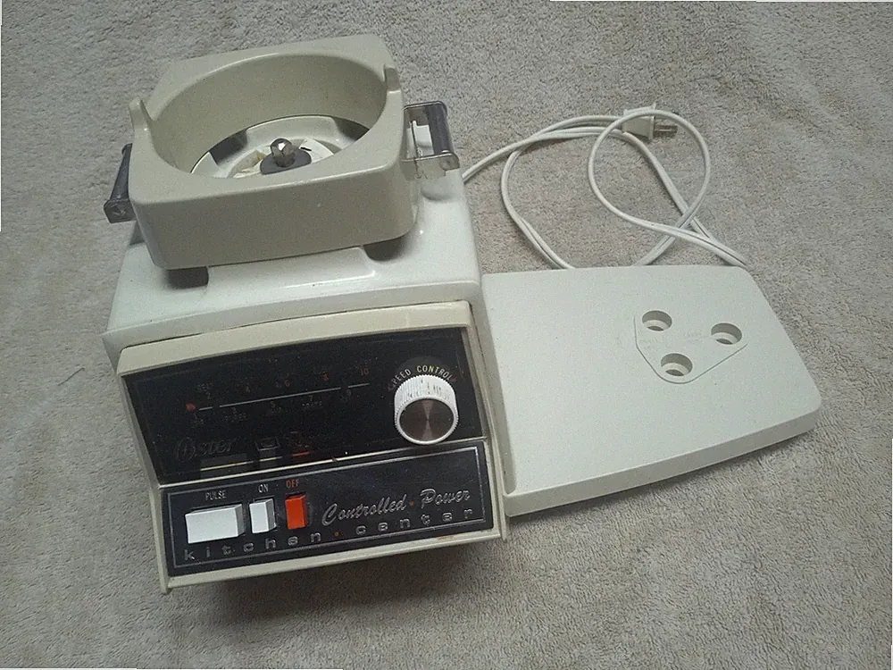 Oster Regency Kitchen Center Vintage Food Processor 972-06A Unit Shown Works