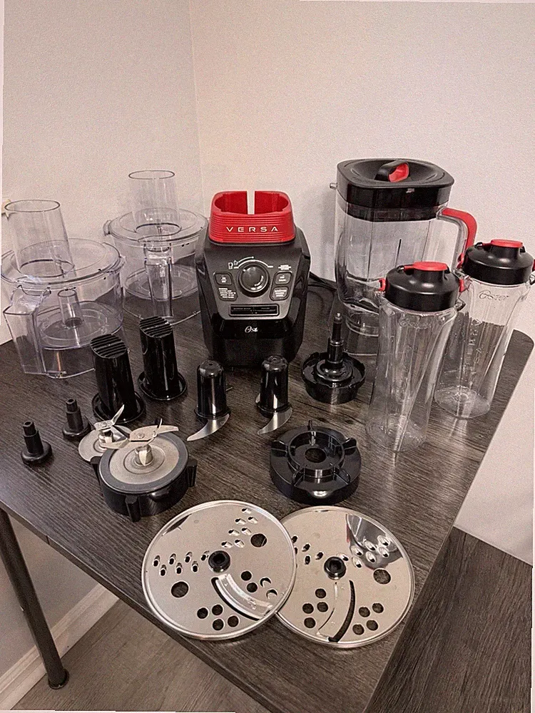 Oster Versa Performance Blender & Food Processor System 1400 Watt. Open Box