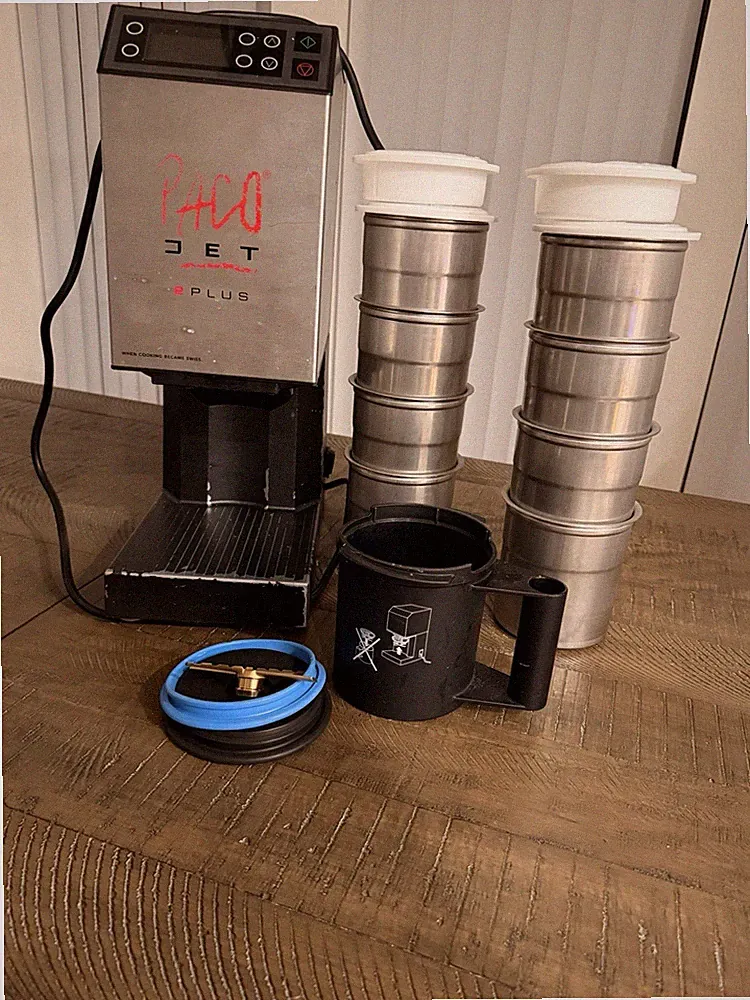 Paco Jet 2 Plus With 8 Beakers And Gold Blade