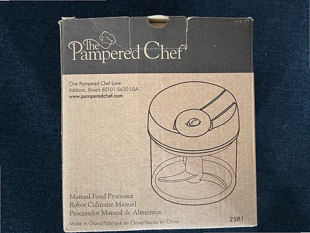 Pampered Chef 2581 3-Cup Manual Food Processor Chopper w/ Lid, Blade, Bowl NEW