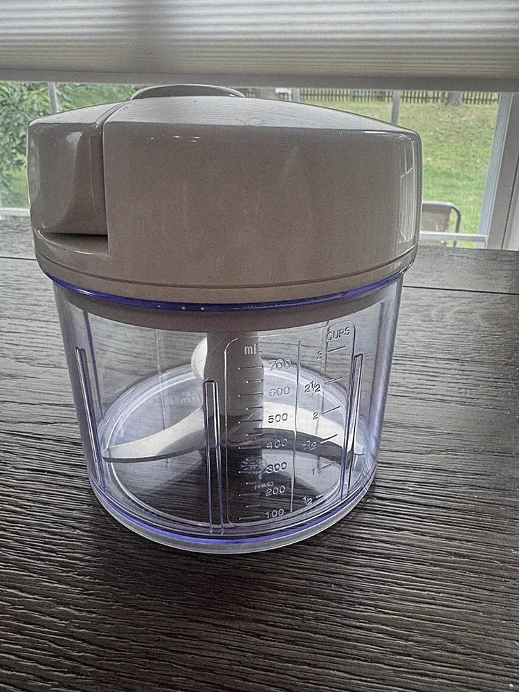 Pampered Chef Manual Food Processor 3 Cup Pull Cord Food Chopper w/ Blades