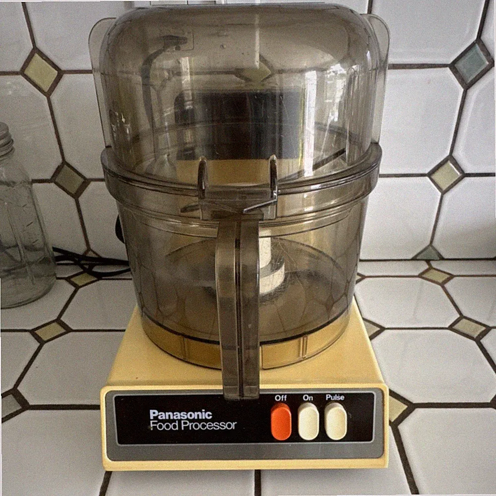 Panasonic Full-Size Food Processor Beige Electric Bowl Lid Blades Slice Blend