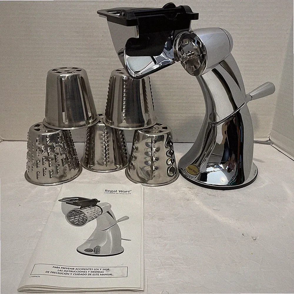Pre-Owned/Barely Used*Regal Ware Manual Food Cutter/Processor w/5 Cones & Manual