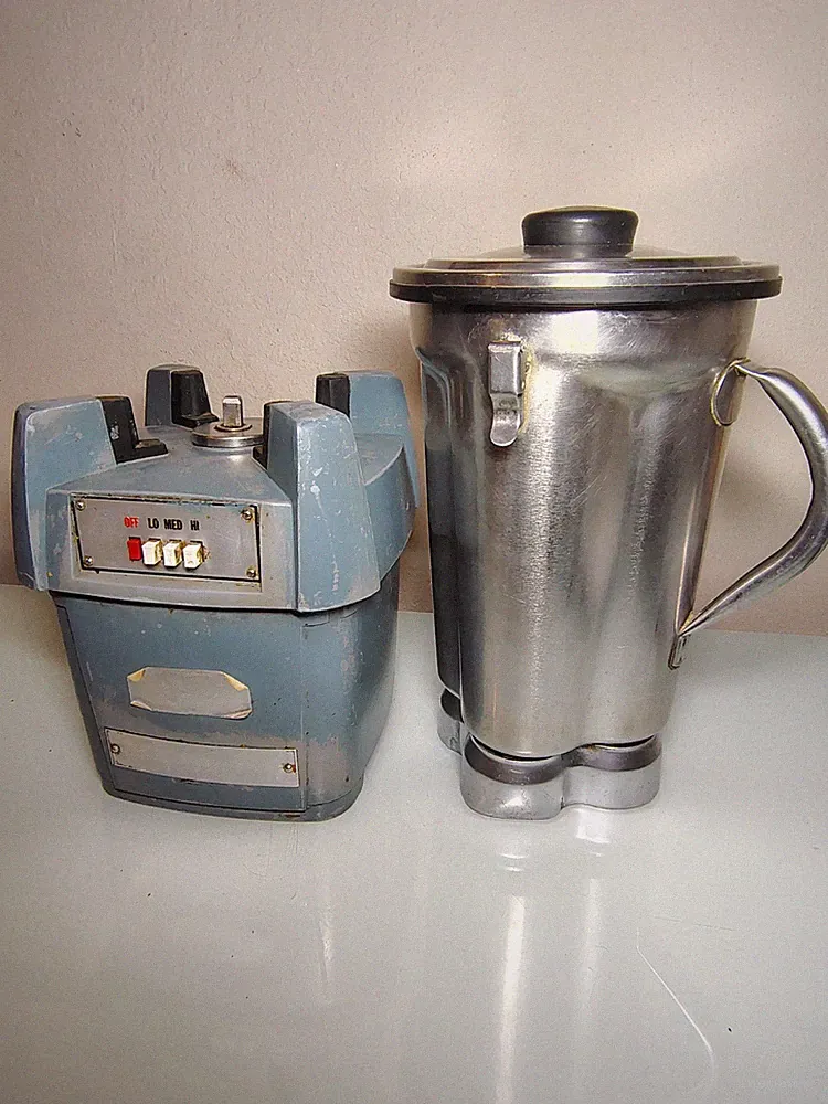 *READ* Waring Blender CB6 115 Volts Model 34BL22 Used - Needs Rubber Legs/Pads