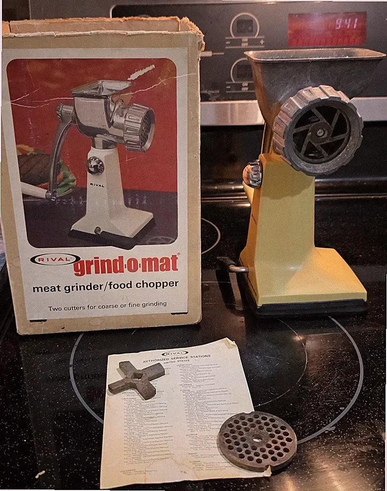Rival 303 Grind-O-Mat Grinder/Food Chopper Harvest Gold Vintage Used In Orig Box