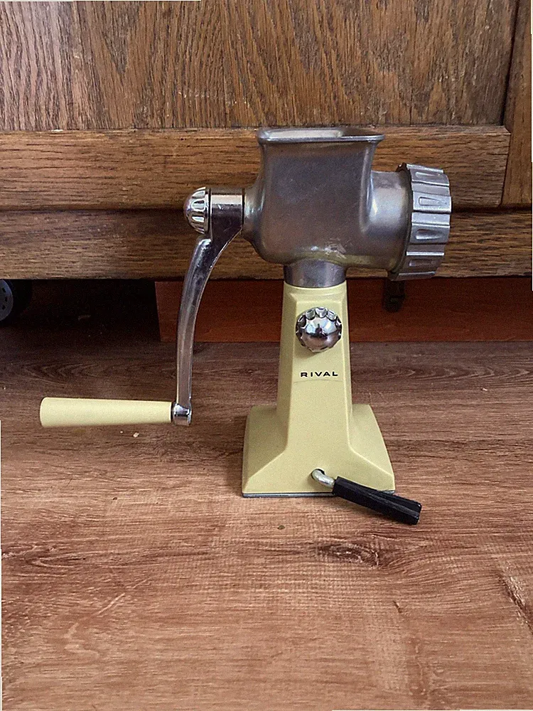 Rival 303 Grind-O-Mat Grinder/Food Chopper Harvest Gold Vintage Used Read Descip