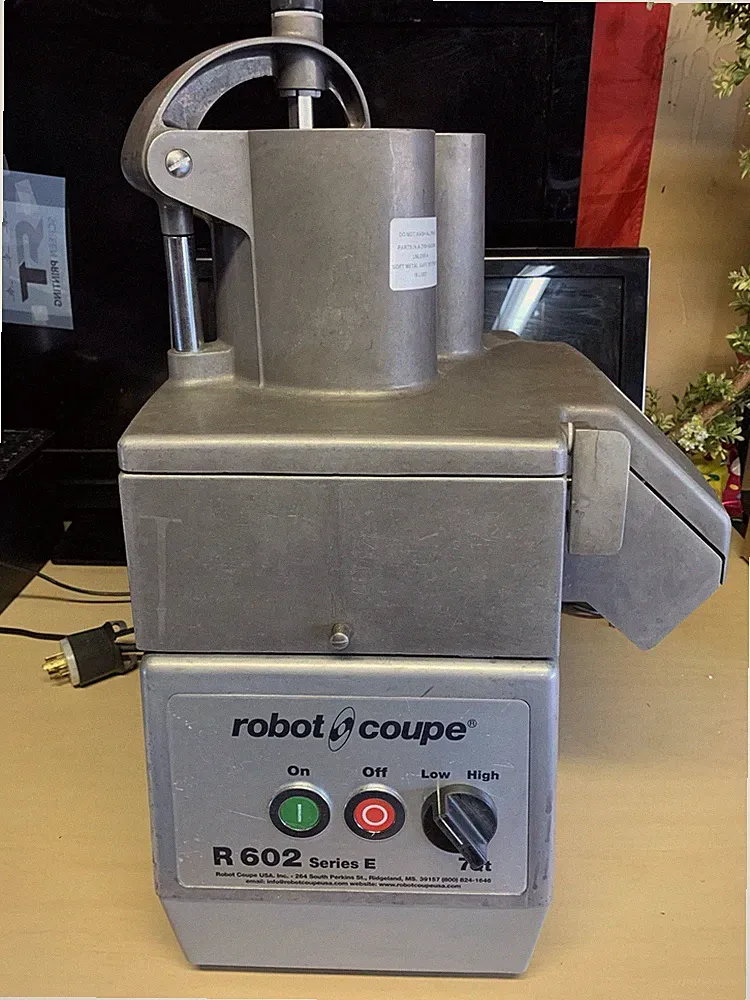 Robot Coupe 602 Combination Food Processor, Slicer-shredder Attachments