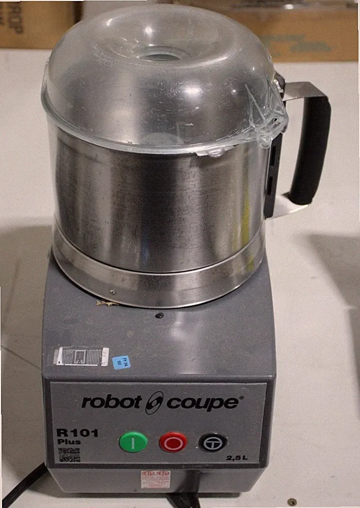 Robot Coupe R101 PLUS Working
