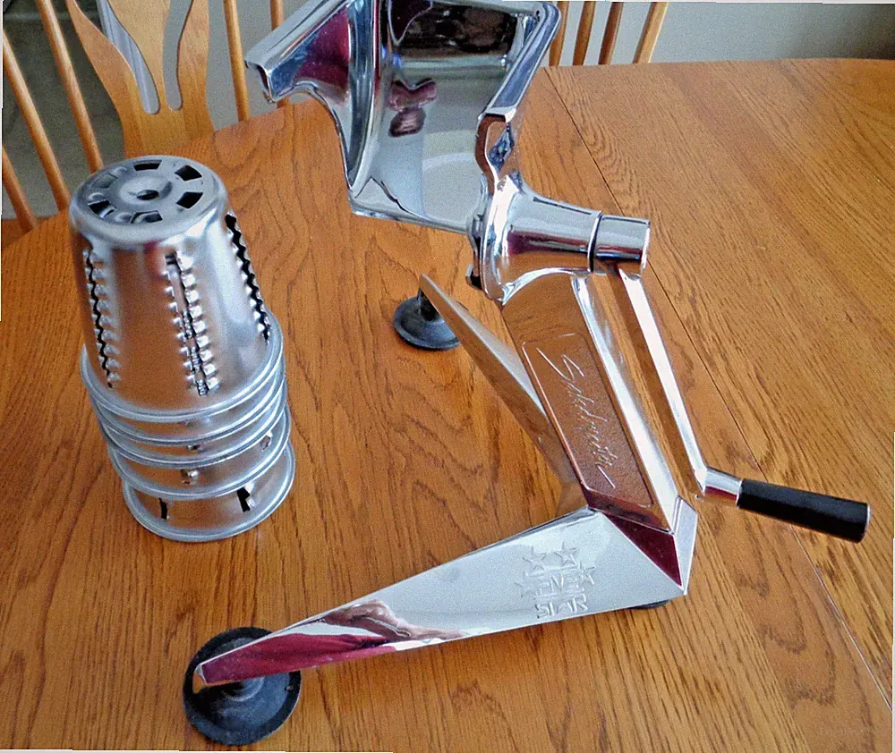 SALADMASTER Five Star Manual Food Processor Slicer Shredder Machine w/ 5 Cones