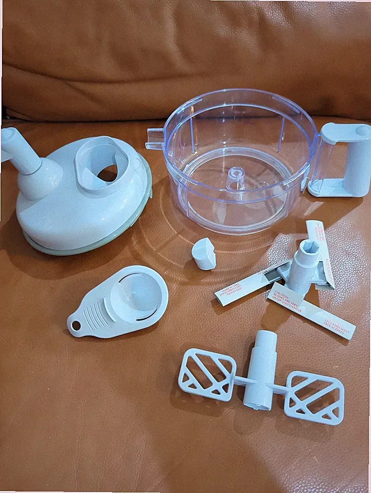 Salsa Manual Food Chopper Hand Crank Processor KH-105- White (New, No Box)