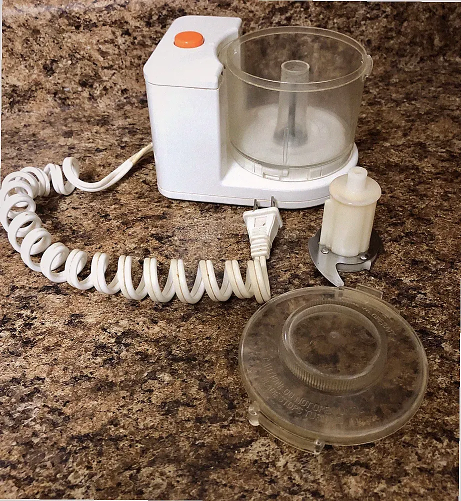 Small Food Processor Black & Decker Handy Chopper HC20 Mincer Chopper Tested