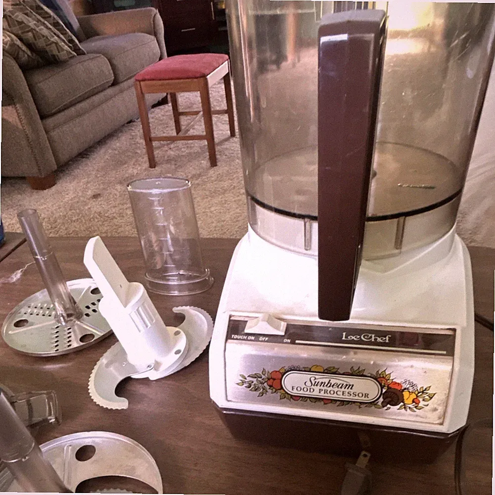 Sunbeam Le Chef Full-Size Food Processor Electric 2-Speed Pulse, Blades/Lid